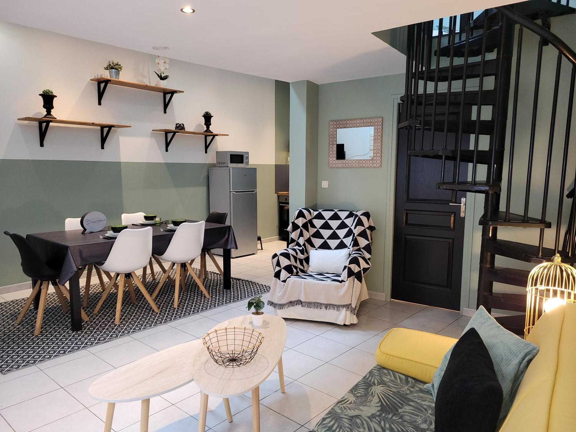 Апартаменты Loft 4 Du Temple Hypercentre & Parking Камбре Экстерьер фото